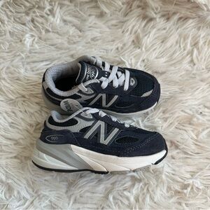 New Balance Toddler 990 V6 Lace Up Sneaker Navy New In Box Size 5 Extra Wide